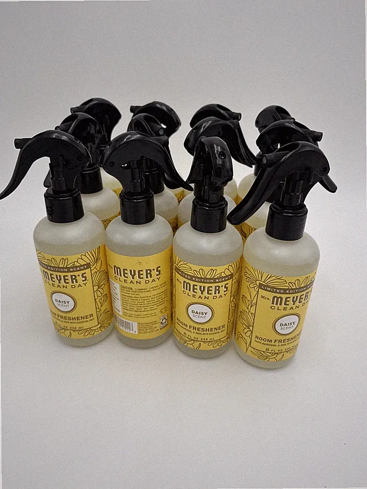 (12 pack) Mrs Meyer's Clean Day Liquid Spray Room Freshener DAISY Scent 8 oz
